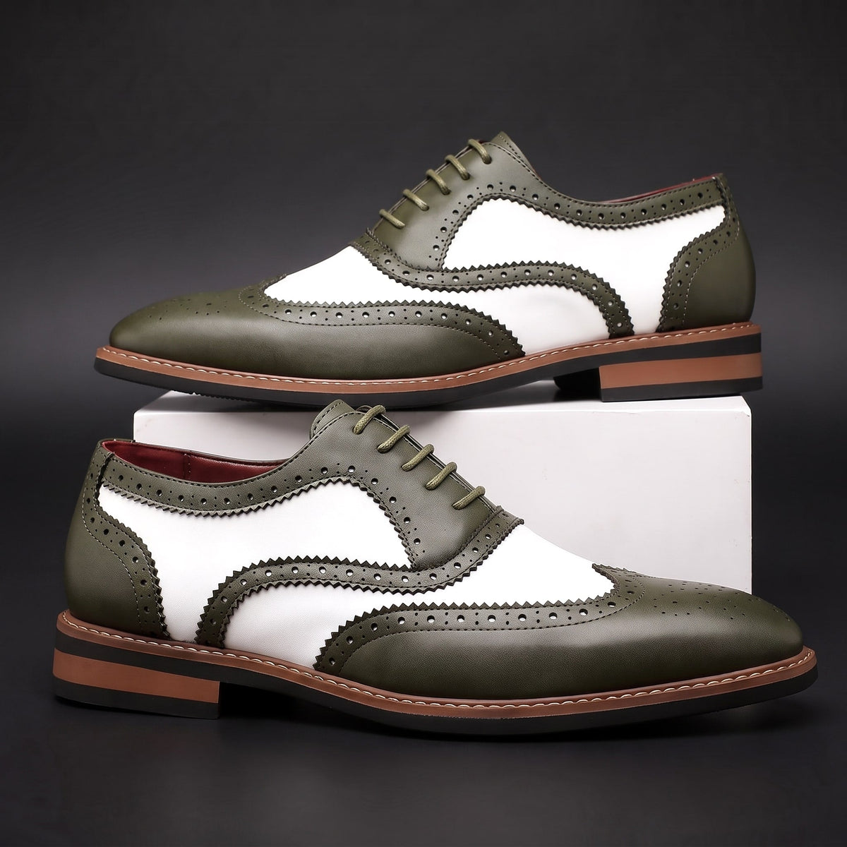 Unisex Brogue Oxford Shoes with Two-Tone Wingtip Trim