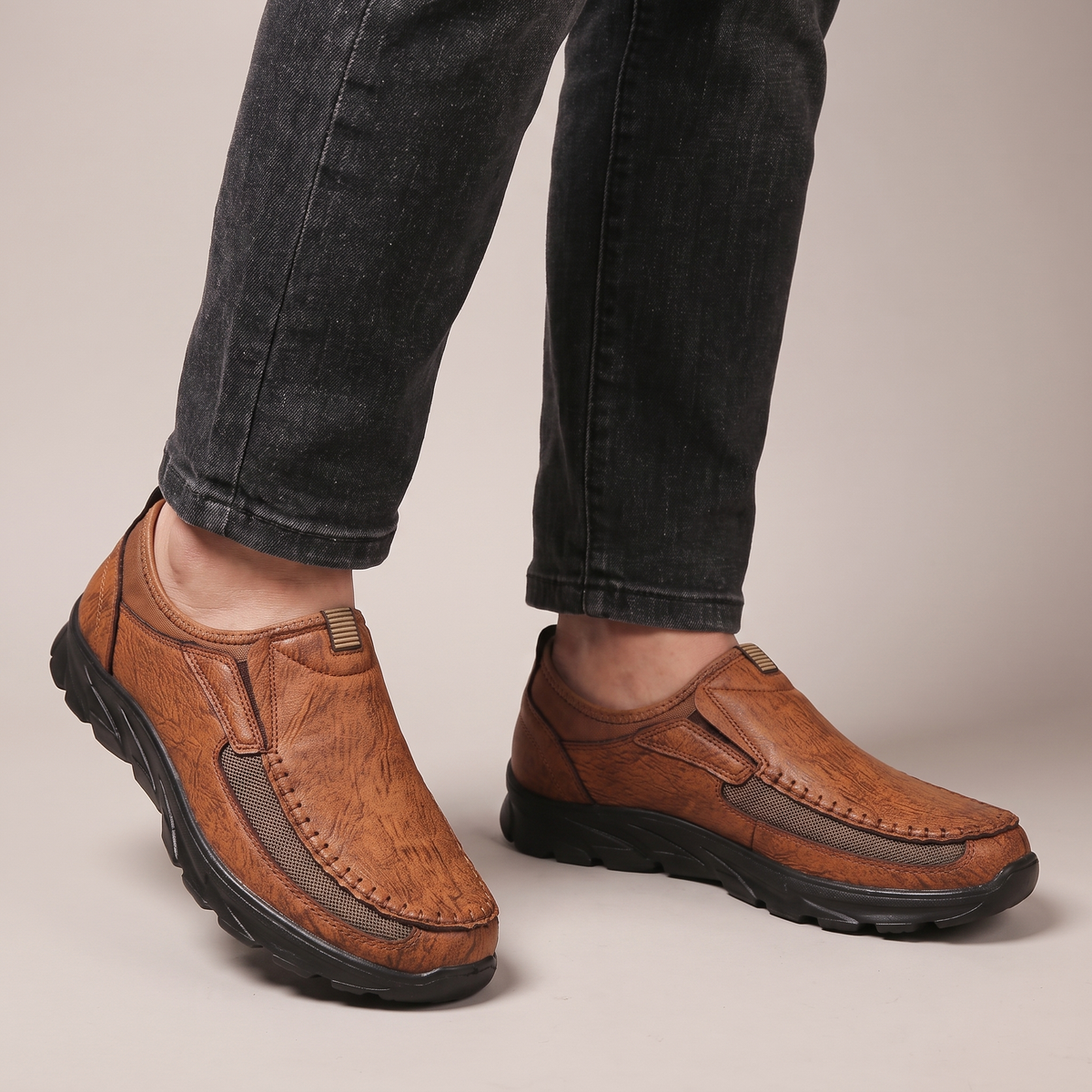 Men's Comfort Slip-On Shoes with Cushioned Insole and Breathable Mesh